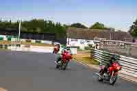 Vintage-motorcycle-club;eventdigitalimages;mallory-park;mallory-park-trackday-photographs;no-limits-trackdays;peter-wileman-photography;trackday-digital-images;trackday-photos;vmcc-festival-1000-bikes-photographs